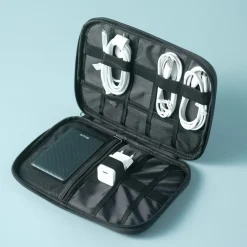 Förvaringsväska för kablar och powerbank, M