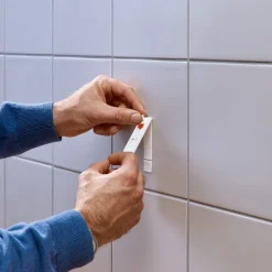 Självhäftande spikar Tesa, vita