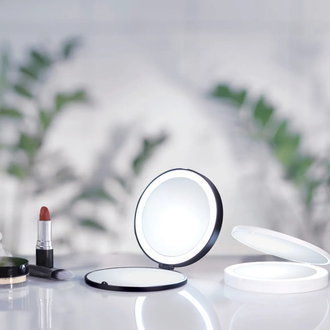 Smedbo Outline Lite resespegel, förstoring och LED