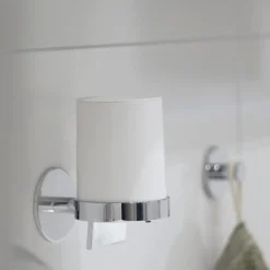 Smedbo DOT självhäftande tvåldispenser, vägghängd tvålpump