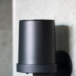 Smedbo DOT självhäftande tvåldispenser, vägghängd tvålpump