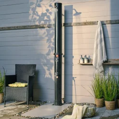 Utedusch soluppvärmd med fotdusch, 35 liter